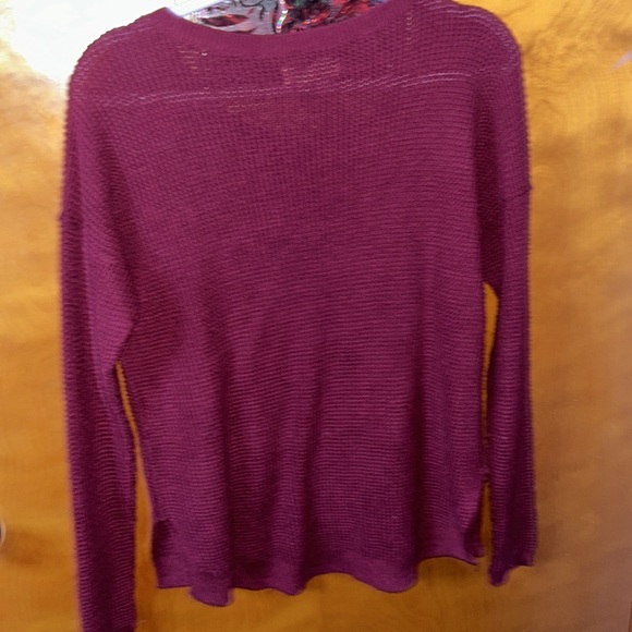 EUC long sleeve Hollister top - Picture 2 of 5